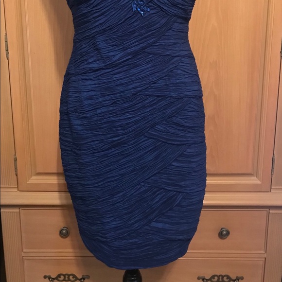Cocktail Dress 👗 Size 8 - Great for Weddings❤️ - Picture 2 of 5
